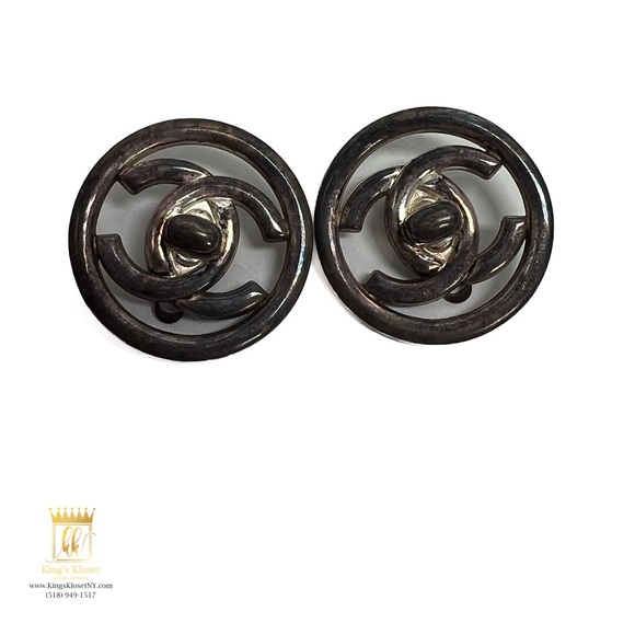 Chanel Turn lock clip on earrings